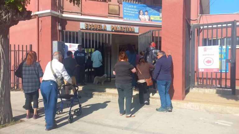 Jornada Electoral 2025: Desarrollo en Valparaíso y Voto de Boric