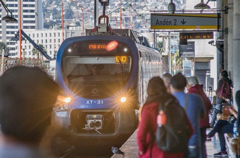 Tren Limache-Puerto: Servicio Gratuito y Reforzado para Elecciones 2025