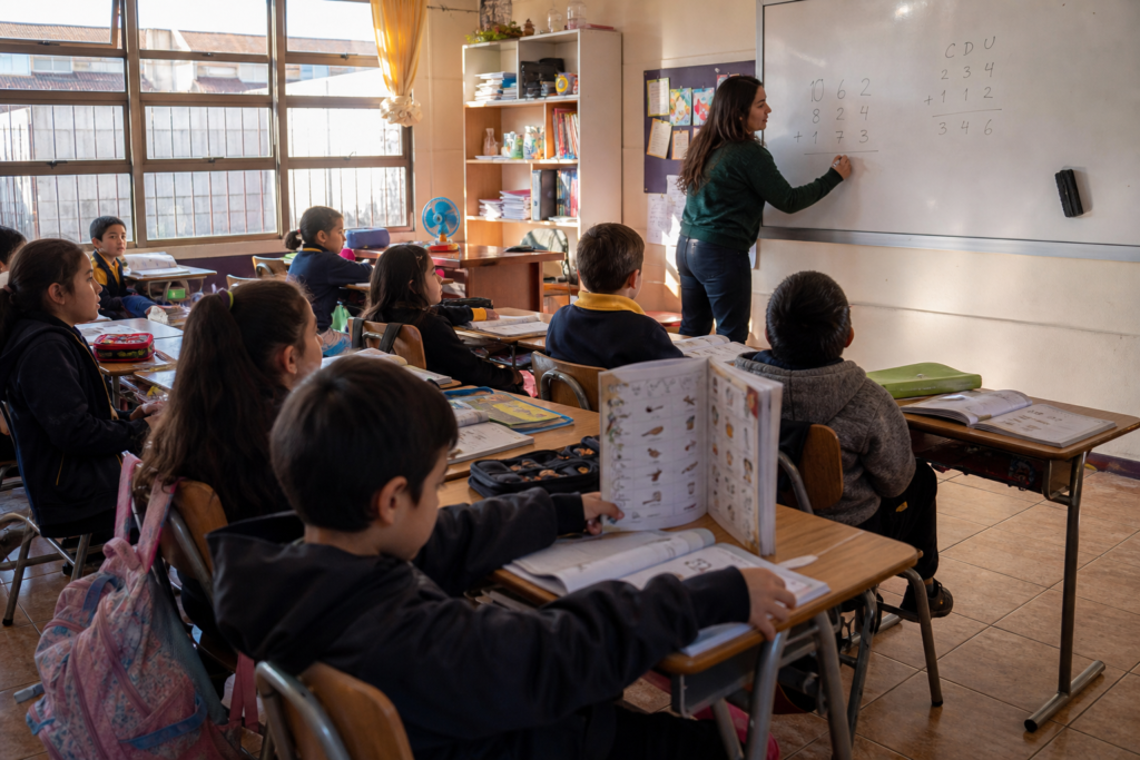 Chile Aprende y Avanza: qué cambia para lectura y matemáticas en los primeros años