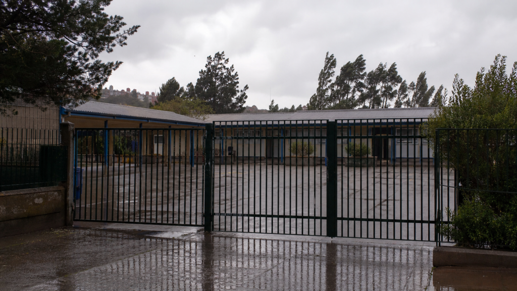 Suspenden clases este viernes 17 en Valparaíso por sistema frontal