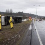 Bomberos desplegó operativo por camión volcado en enlace Ruta F-90/Ruta 68
