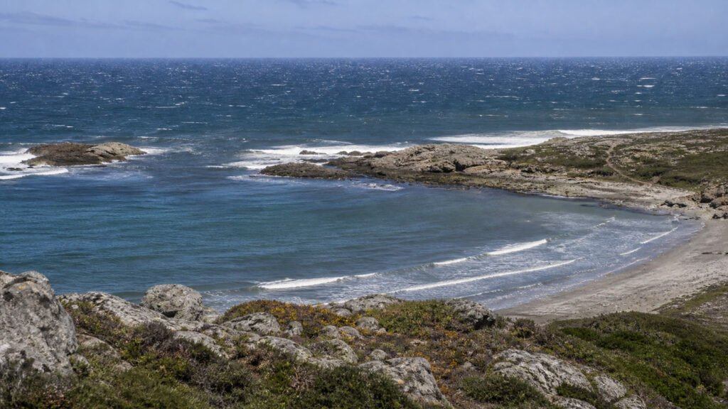Armada mantiene aviso de viento fuerte frente a Quintay y Tunquén