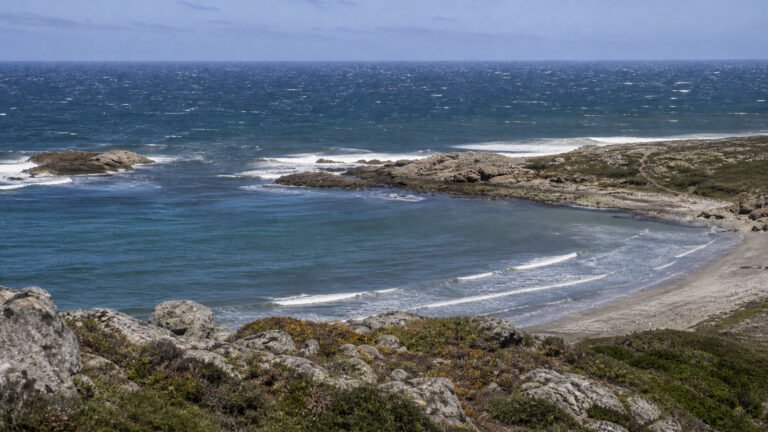 Armada mantiene aviso de viento fuerte frente a Quintay y Tunquén