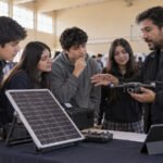 Feria científica de Casablanca acerca paneles solares y drones a estudiantes