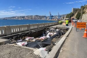 Socavones tras los temporales: las huellas de las lluvias y marejadas en Valparaíso