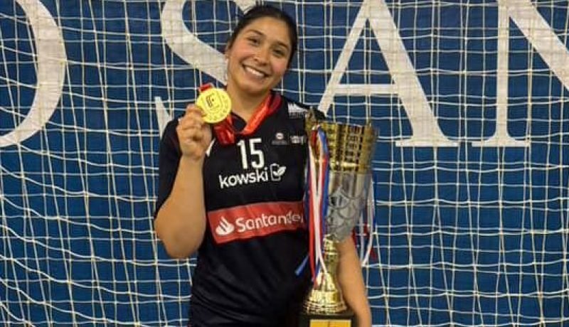 valeria carrasco lidera a unab al título nacional de balonmano