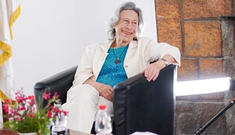 edith fischer inspira jóvenes talentos en la calera