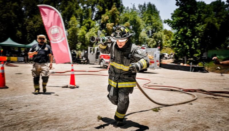 desafío bomberos quillota: competencia y homenaje en parque ludiano