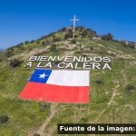 Bandera chilena gigante instalada en la ladera del cerro La Melonita de La Calera