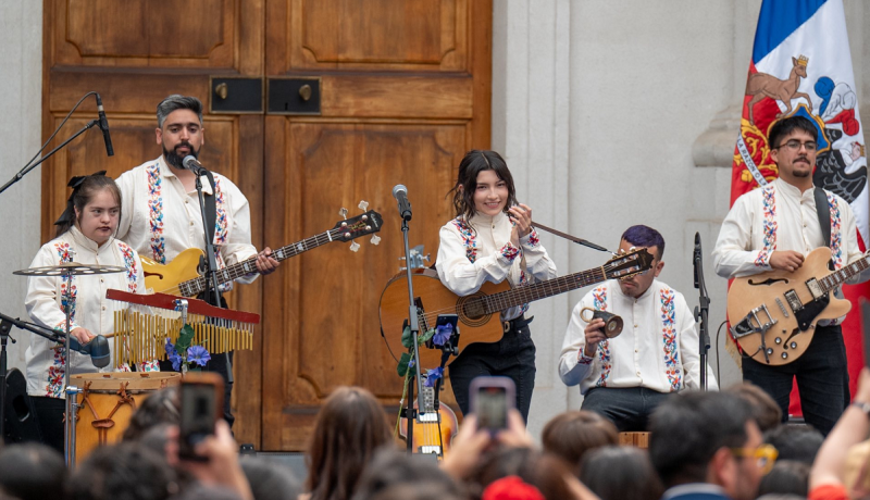 banda inclusiva música ensamble de quillota deslumbra en la moneda
