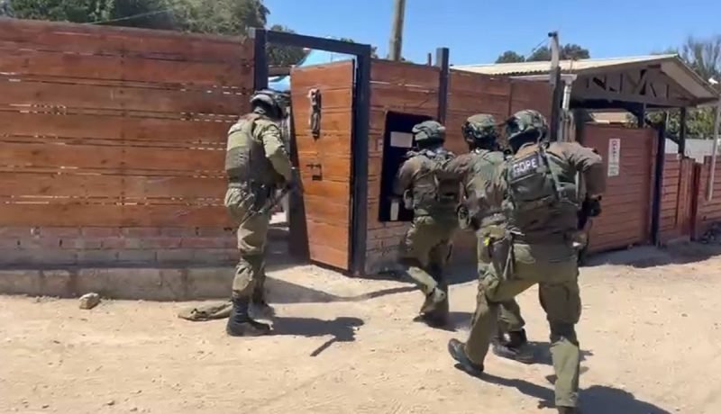 golpe policial en la ligua: incautan drogas y armas, detienen a dos