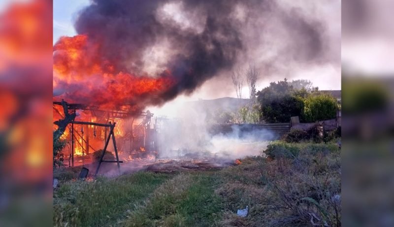 incendio arrasa casa en la calera y deja tres afectados