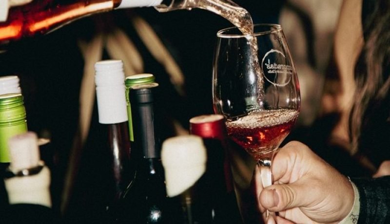 feria de vinos emergentes llega a providencia con experiencia interactiva y sensorial