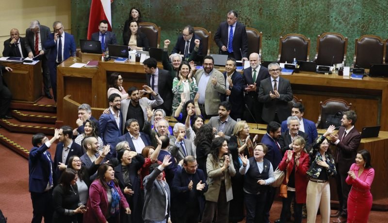 avanza el fin del cae diputados aprueban creacion del fes