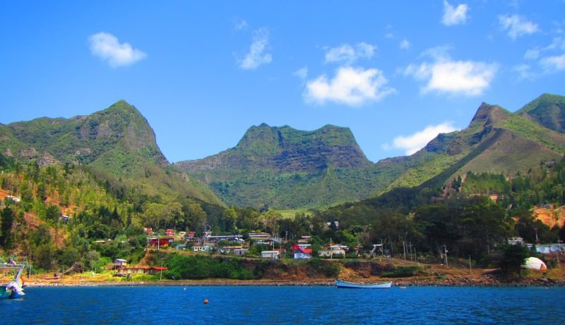 ordenan a conaf reevaluar excavaciones en juan fernández