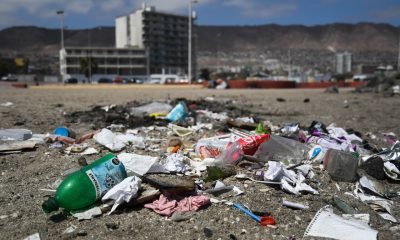 contaminación en puchuncaví: líquido turquesa por desalinizadora