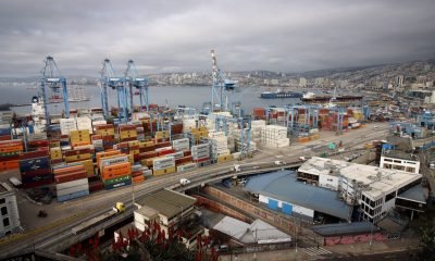 portuarios de valparaíso intensifican paro con barricadas