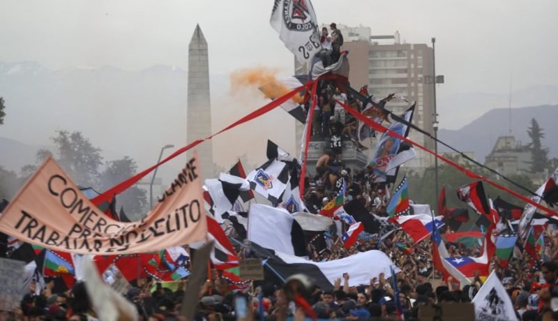 desalojo en placilla valparaíso: incidentes y resistencia vecinal