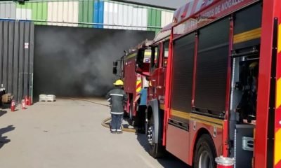 incendio en nogales: bodega con productos de papel sufre cuantiosos daños