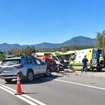 Equipos de emergencia atienden una colisión vehicular en la Ruta F-90, sector Jardín Suizo, Casablanca