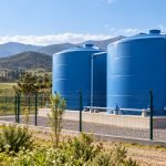 Ilustración referencial de estanques para almacenamiento de agua potable rural