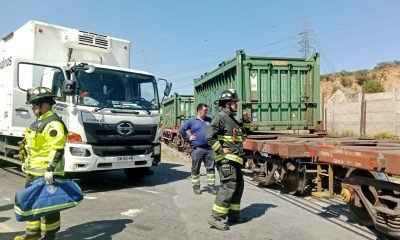 accidente tren y camión en quillota: ruta f 390 bloqueada