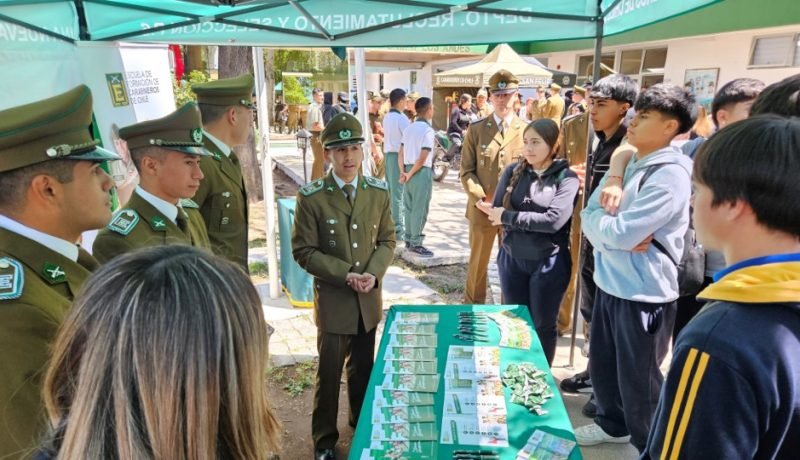 jóvenes exploraron carrera policial en expo carabineros aconcagua