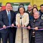 Autoridades y comunidad cortan la cinta en la inauguración de un centro para personas neurodivergentes en Nogales