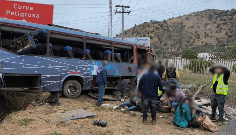 vuelco de microbús en la calera deja múltiples lesionados