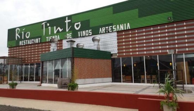 Vista exterior del restaurante Río Tinto en Casablanca