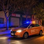 Vehículo de la Dirección de Seguridad Ciudadana de Casablanca en una calle durante la noche