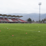 Cancha de fútbol vacía preparada para el inicio de la segunda rueda del torneo