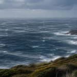 Mar agitado por viento sur frente a la costa central